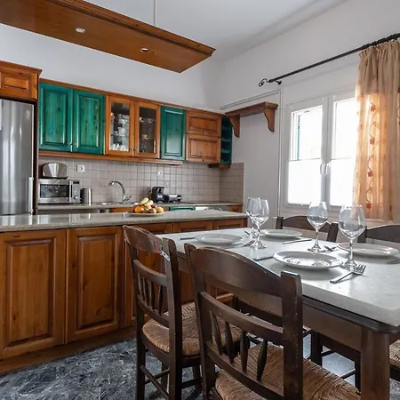 4 Min Walk To Beach Apartment * Naxos City