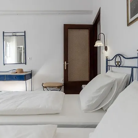 4 Min Walk To Beach Apartment *